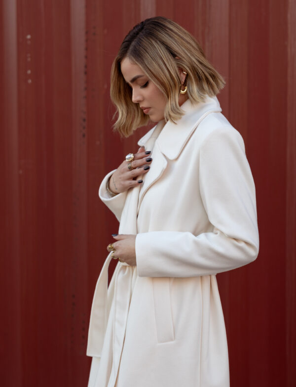 FROST ROYALE WHITE COAT